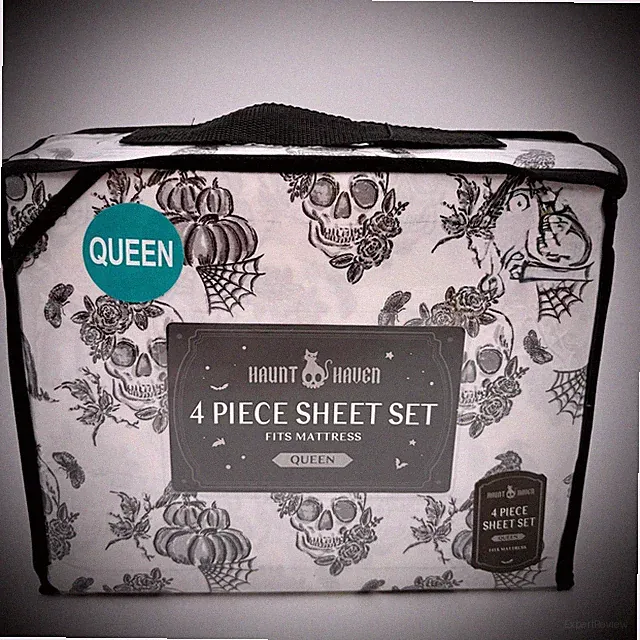 Haunt Haven Queen Size 4 Piece Sheet Set Halloween Skull Pumpkin Spiderweb