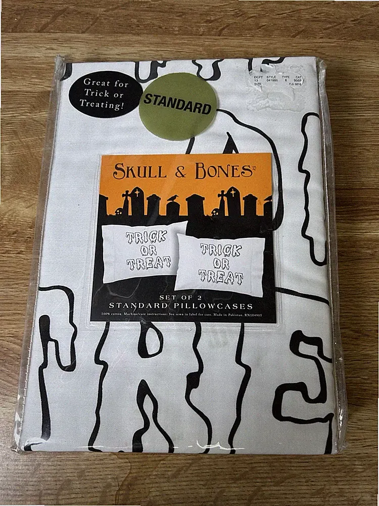 Skull & Bones Standard Pillowcases Set 2 Halloween Trick Or Treat 100% Cotton
